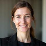 Porträt von Anna Müller, Gründerin und Leitende Architektin von Lumenstift.